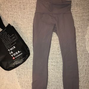 Size 4 lulus new style NOT WORN